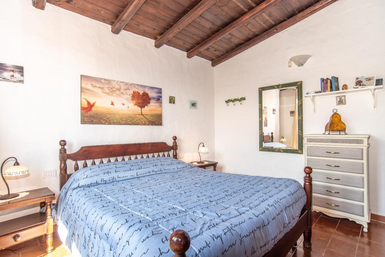 Splendida Vista Su Tavolara Villa Porto San Paolo  Eksteriør billede
